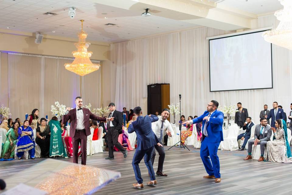 Groomsmen dancer!