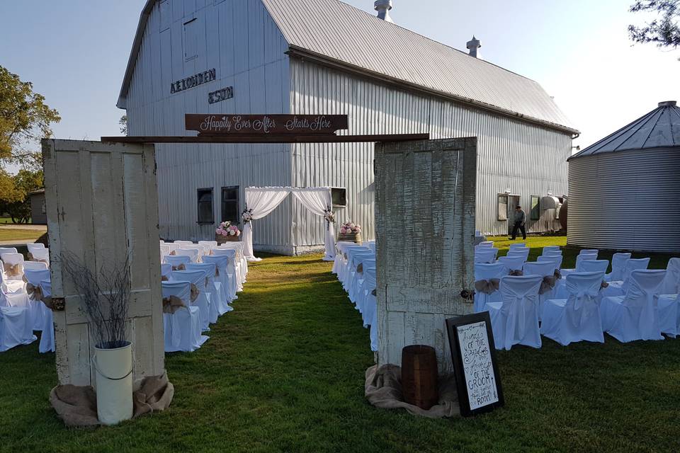 Another outdoor arbour setup