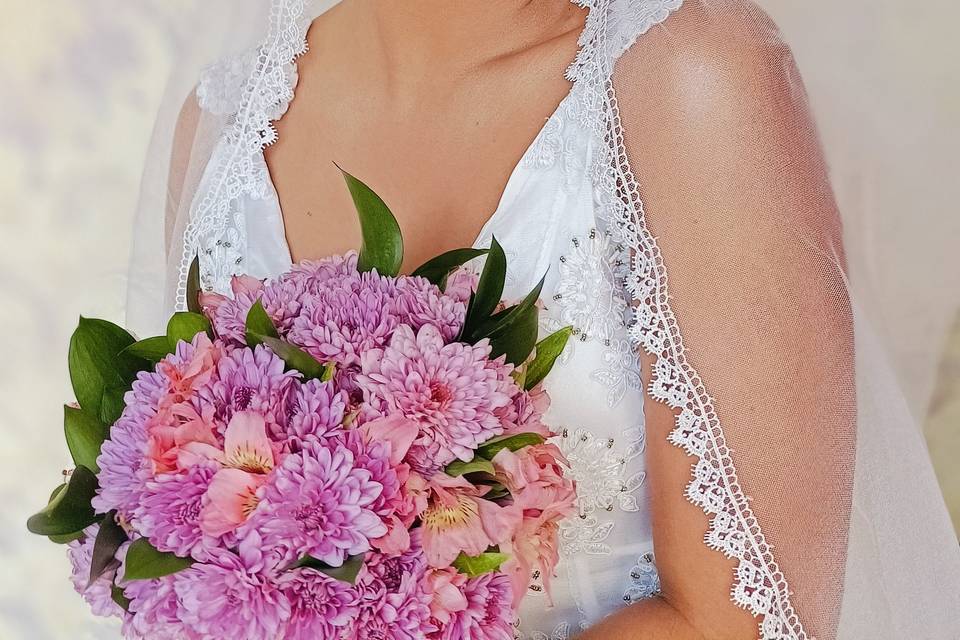 Soft pink bridal glam