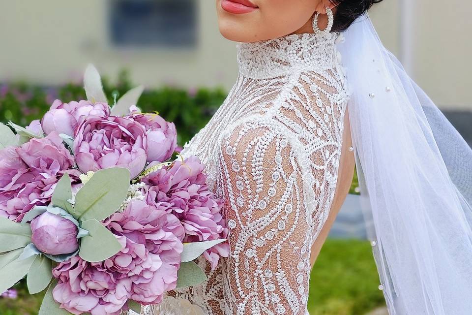Luxury bridal makeup and hairs