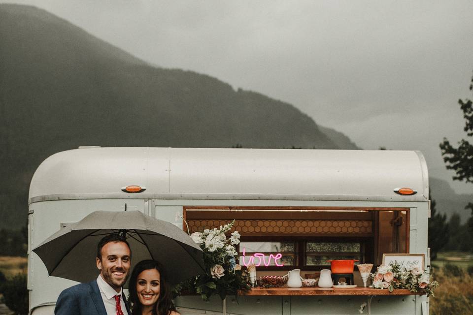 Bride & groom at gelato truck