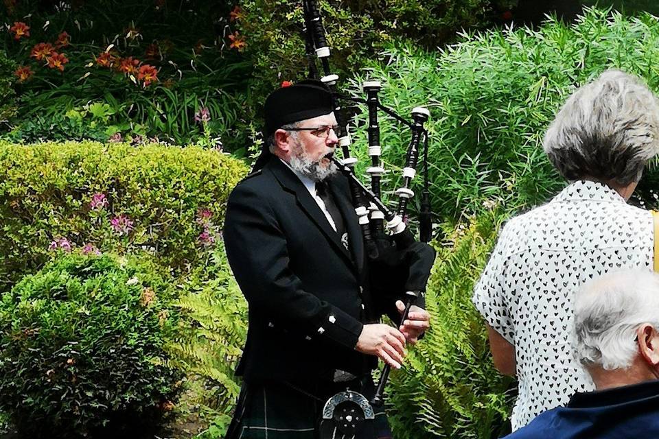 Wedding ceremony piping