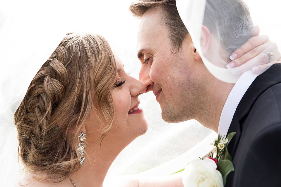 Kiss bridal portrait Elm Hurst