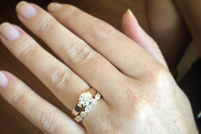 6 Valuable Tips for Buying an Engagement Ring in Toronto