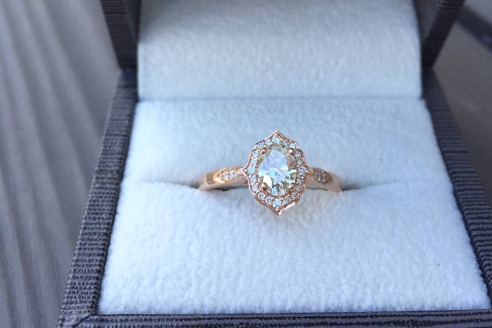 Rose gold & diamond ring