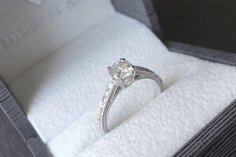 Vintage-inspired diamond ring