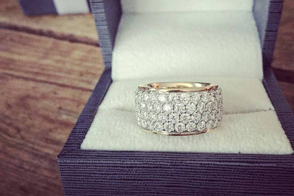 Statement wide diamond band