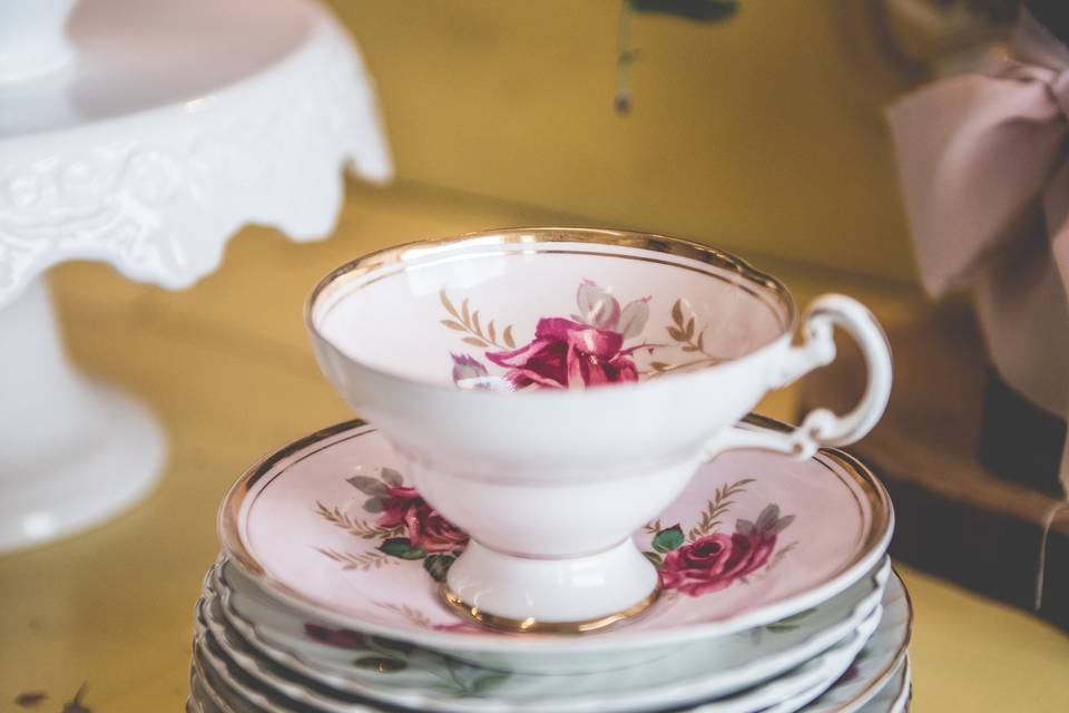 Vintage tea cups for rent
