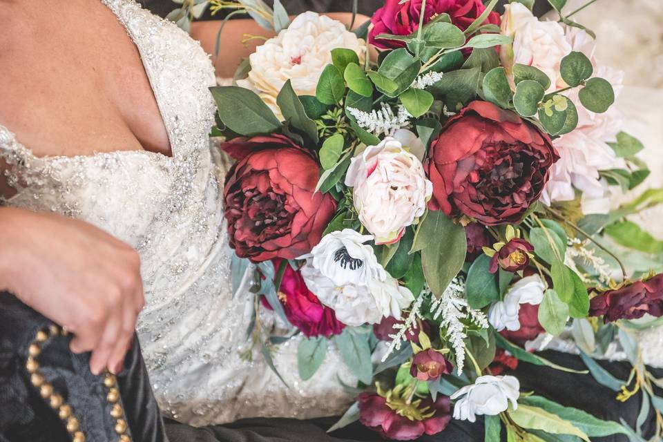 Heirloom and Oak - Vintage Rentals and Florals