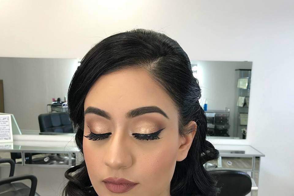 Gold and Brown makeup