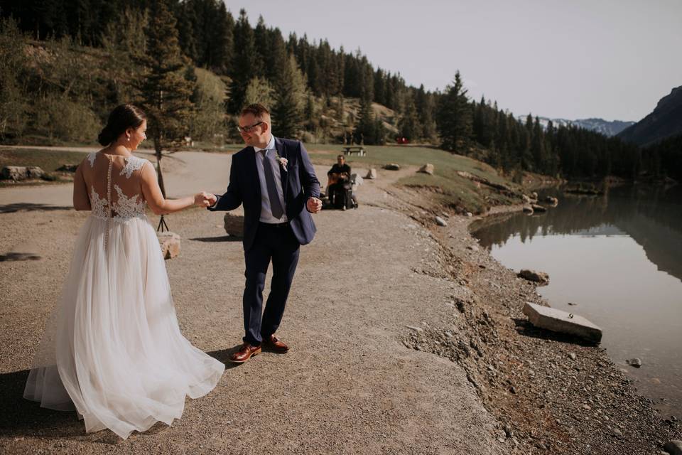 Wedding day - Two Jack Lake, Banff