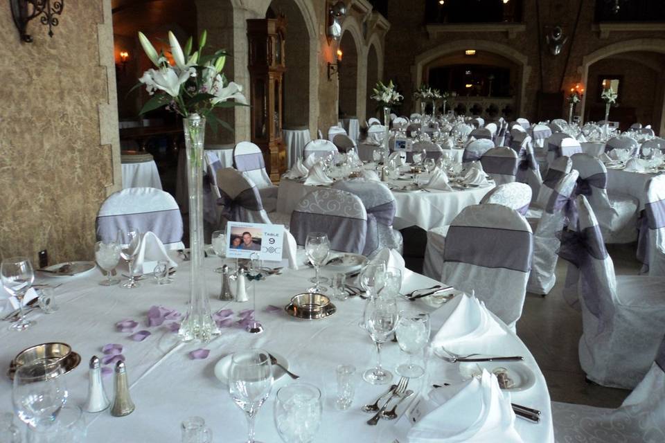 Guest tables in Banff Springs