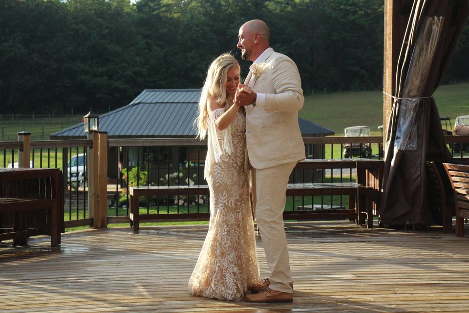 Newlyweds first dance