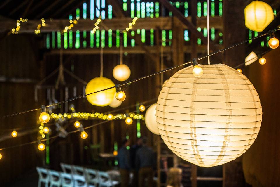 Barn Wedding Lanterns & Lights