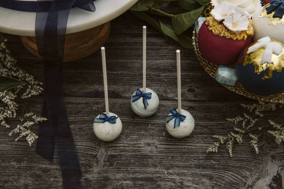 Muskoka Wedding Cake Pops