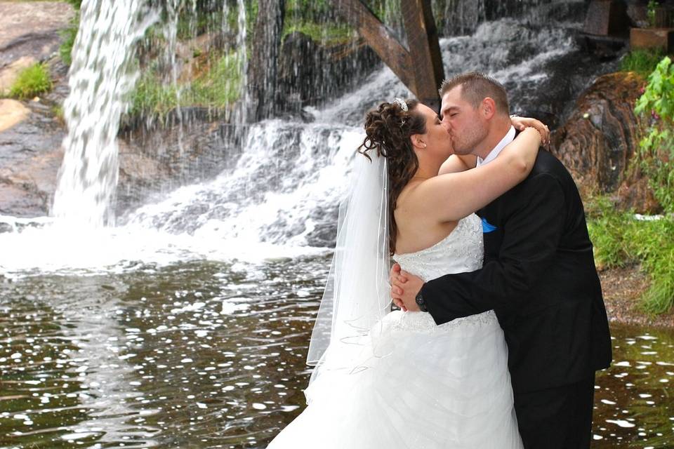 Waterfall kiss Combermere