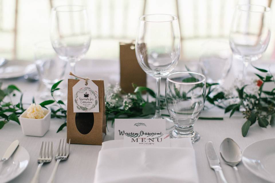 Simple table decor