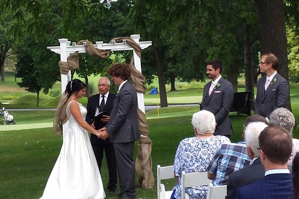 Couple saying vows.