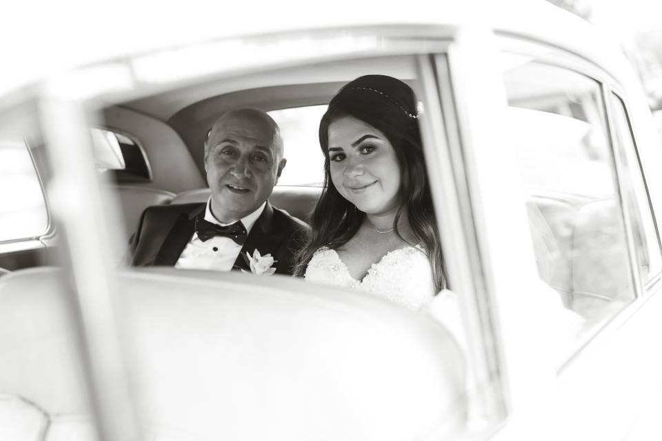 Bride arrives at Church