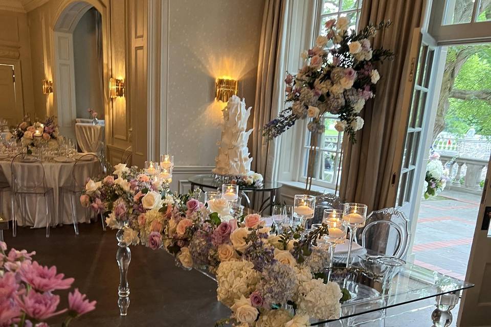 Cascading Head table floral