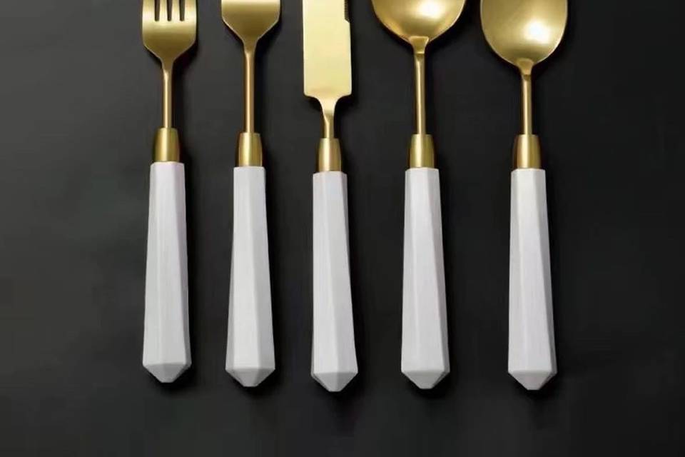White Cutlery Set