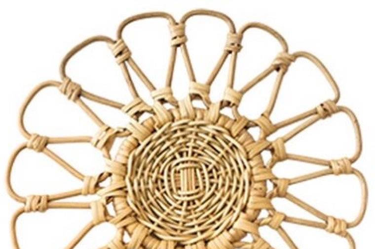 Rattan charger plate