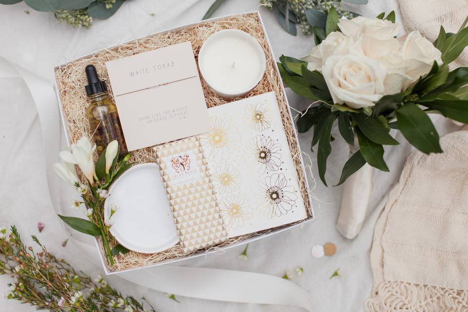 Blush box bridesmaid gift box