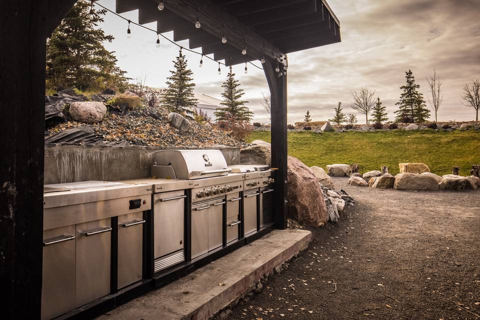 The Outdoor Kitchen