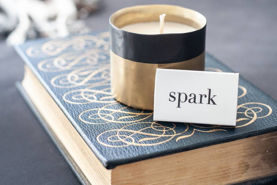 Premium Decor Splash Candle