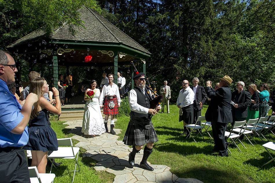 Toronto Bagpiper