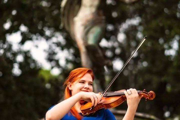 Kristen Monnik, Violinist