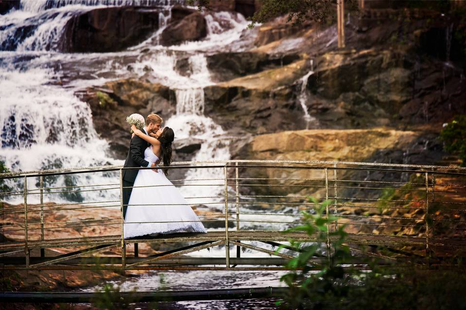 Waterfall veils for the bride