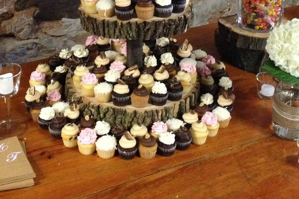 Milton wedding cupcakes