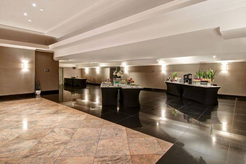 Mandarin Foyer