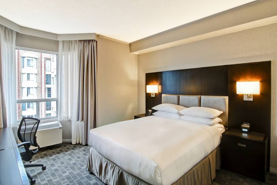 DoubleTree by Hilton Toronto Downtown