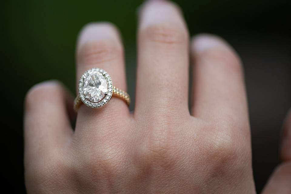 Engagement, Ring