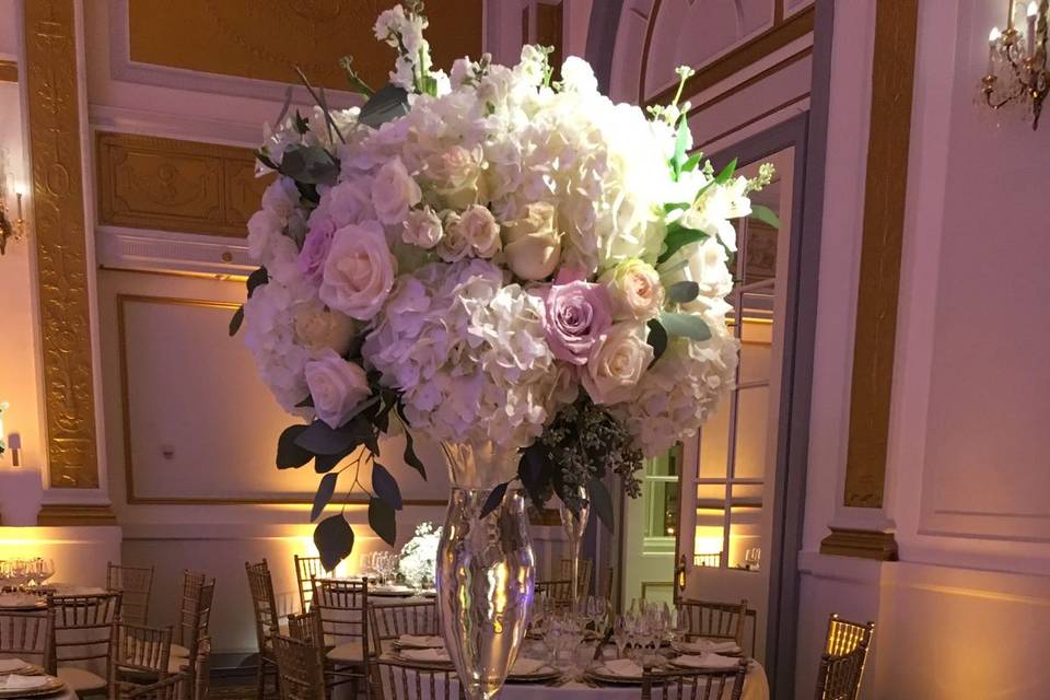 Elegant wedding centerpiece