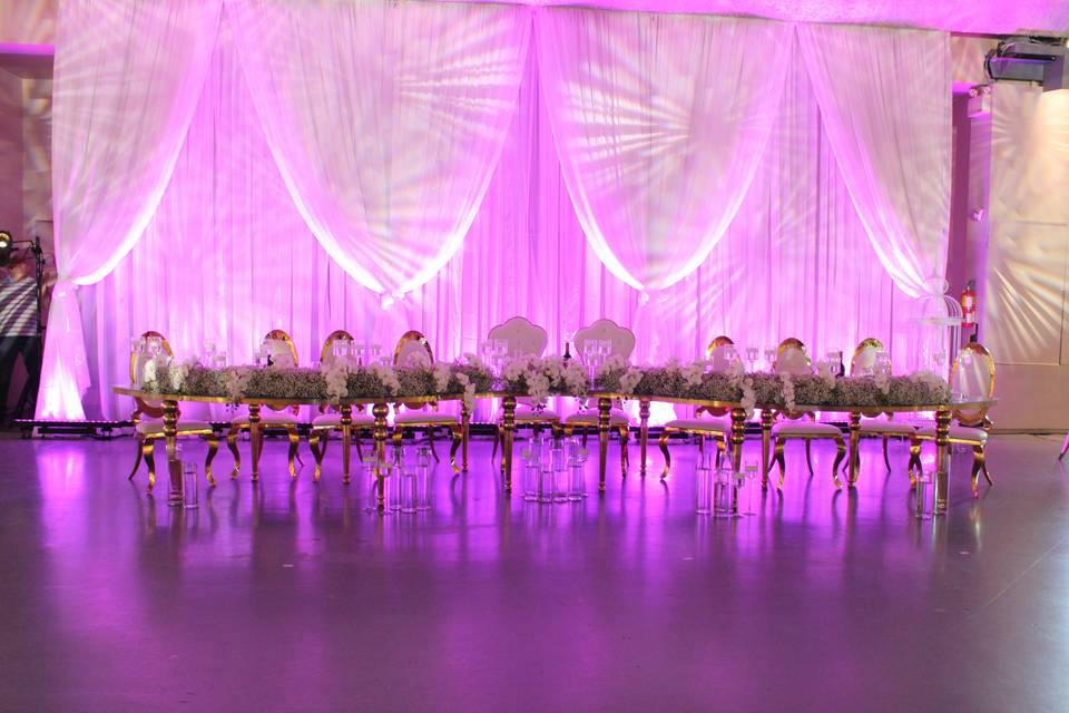 Swirl head table