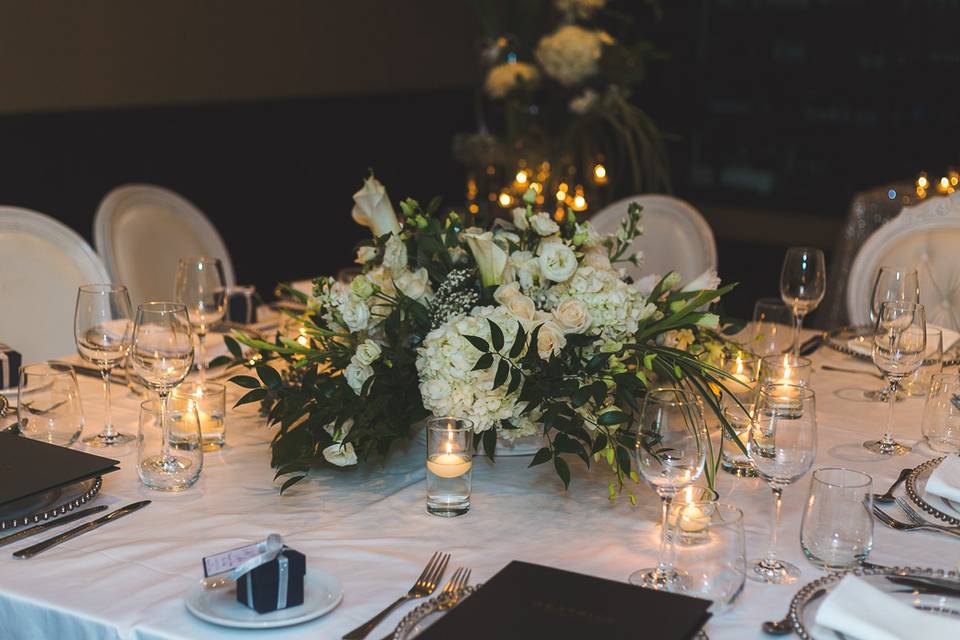 Elegant wedding centerpiece