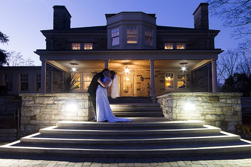 Etobicoke, Ontario wedding couple