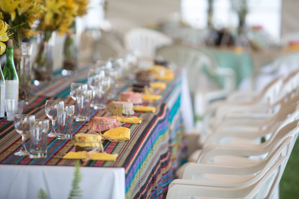 Head table setting