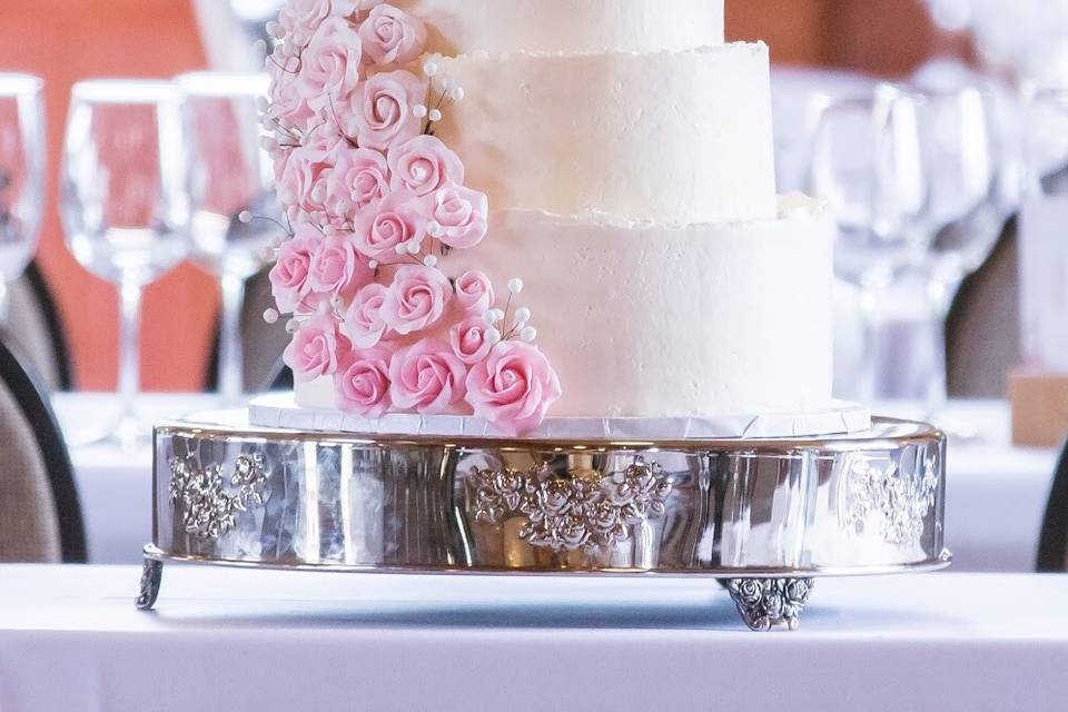 Champagne cake & roses