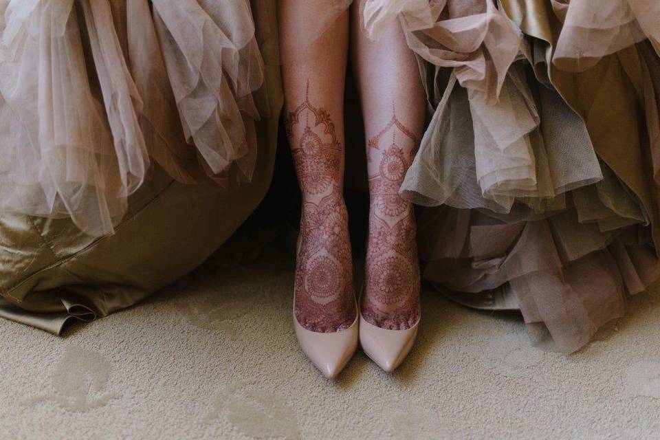 Elegant bridal henna