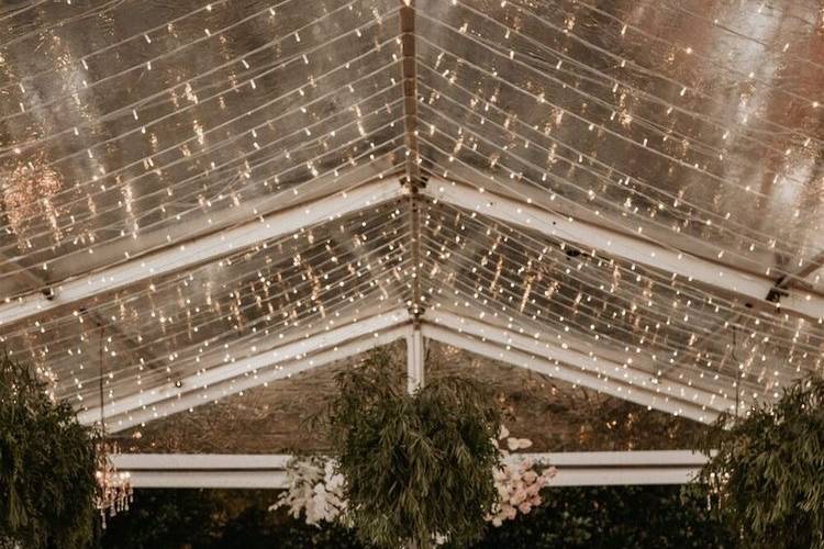 Outdoor wedding decor