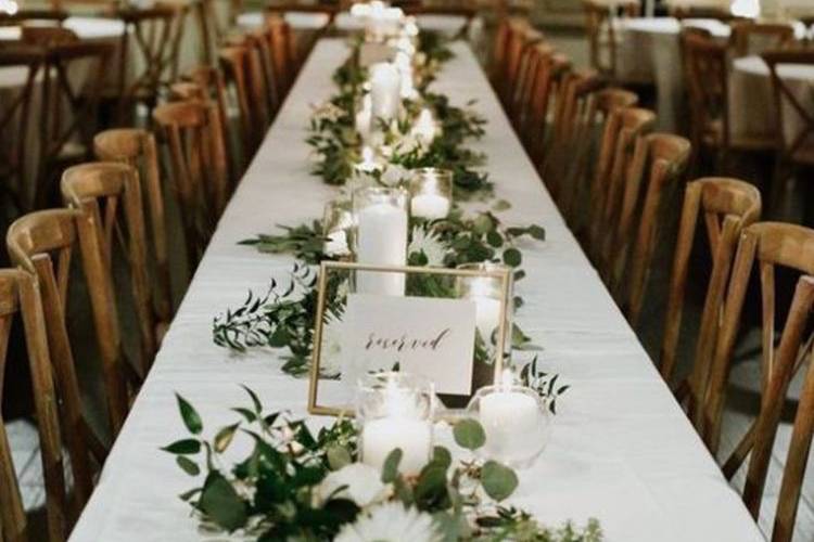 Long table centrepiece