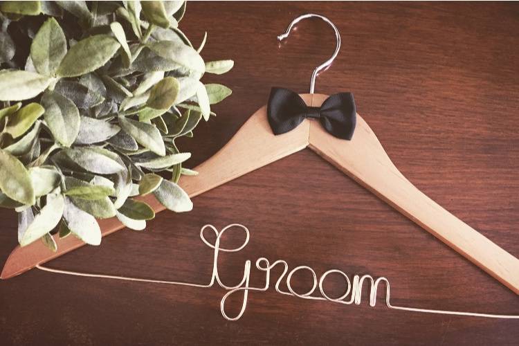 Groom Hanger