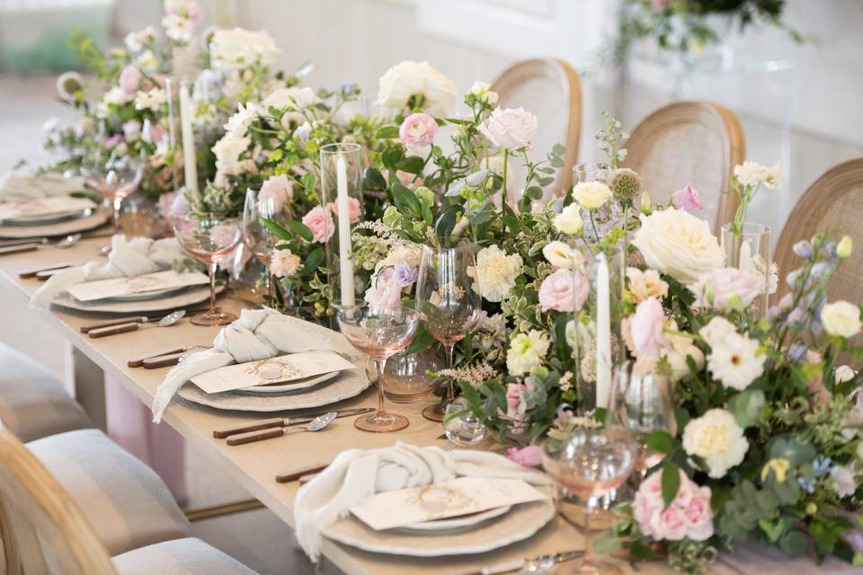 Spring Kiss Tablescape