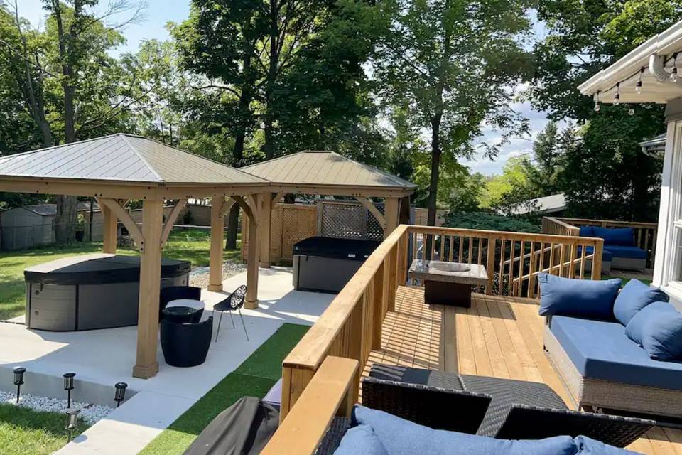 Jacuzzi and deck