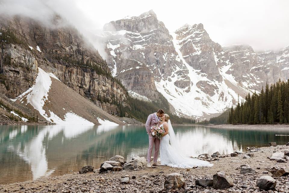 How to Plan a Magical Banff Winter Wedding — BC & Alberta Wedding