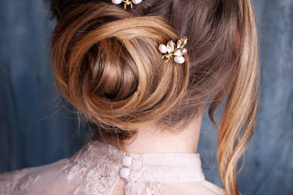 Gold hair pins